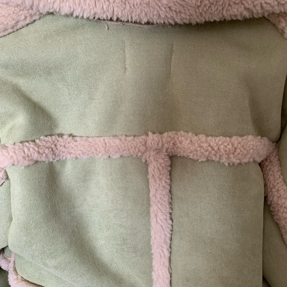 Urban Outfitters Chloe Faux Shearling Cropped Jacket - Picture 6 of 7